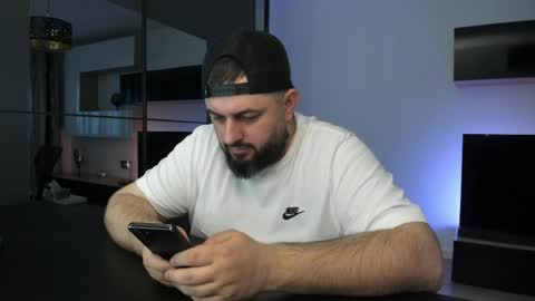 Snapshot of dravenpeak chatting on April 18, 2026, 4:44 pm DravenPeak online show from April 18, 2026, 4:44 pm