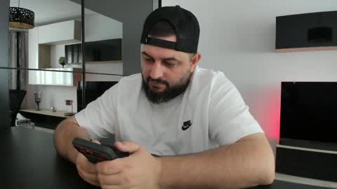 Snapshot of dravenpeak chatting on May 17, 2026, 9:49 am DravenPeak online show from May 17, 2026, 9:49 am