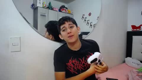 -- nicolle and jhon -- online show from January 9, 2026, 6:49 am