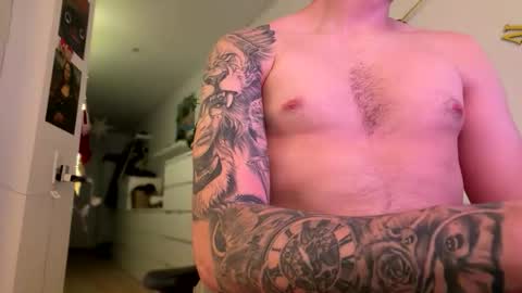 drawen__baby online show from November 21, 2025, 9:24 pm