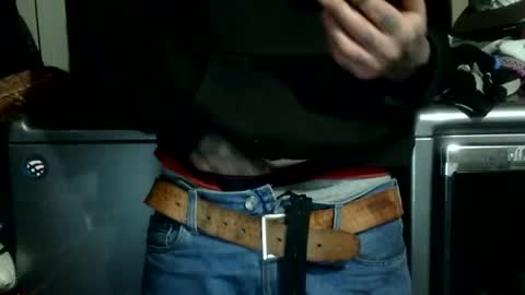 Snapshot of dreadedted chatting on December 22, 2025, 12:02 pm Dreadedted online show from December 22, 2025, 12:02 pm