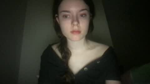 Snapshot of dream1girl_ chatting on January 27, 2025, 7:03 am ur dream girl online show from January 27, 2025, 7:03 am