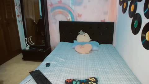 Snapshot of dream__girls69944 chatting on February 5, 2026, 8:30 am sharon online show from February 5, 2026, 8:30 am