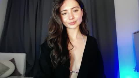 Nicole online show from February 23, 2025, 2:46 pm