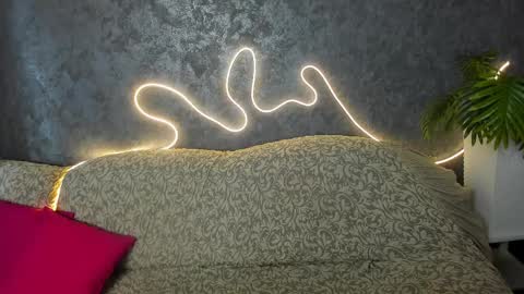 Olivia online show from March 31, 2026, 2:13 am