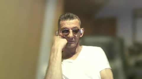 Snapshot of dreambob chatting on April 15, 2026, 7:10 pm Dreambob online show from April 15, 2026, 7:10 pm