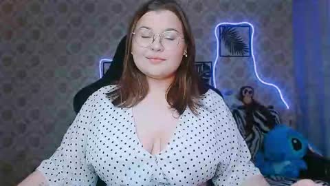 dreamforyoue2 online show from September 9, 2025, 7:30 am