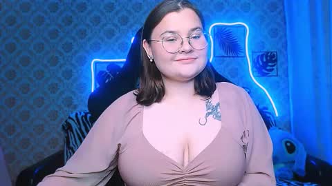 dreamforyoue2 online show from October 7, 2025, 7:11 pm