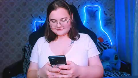 dreamforyoue2 online show from October 30, 2025, 7:25 pm