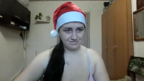 dreamiebelle online show from December 19, 2025, 7:04 am