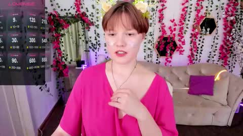 Snapshot of dreammyluna chatting on December 2, 2025, 9:21 pm Luna online show from December 2, 2025, 9:21 pm