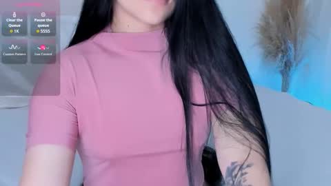 Snapshot of dreamsgirl18 chatting on December 22, 2025, 2:19 am Evablonde Abby black hair online show from December 22, 2025, 2:19 am
