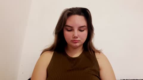 Mila online show from December 4, 2024, 9:18 am