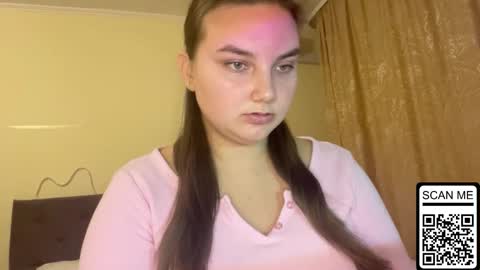 Mila online show from October 2, 2025, 3:19 pm