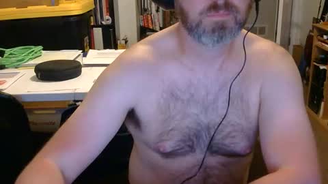 luvslutz online show from May 26, 2026, 2:40 am