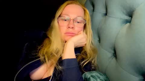 Snapshot of dreamylive_ chatting on October 20, 2025, 6:30 pm Kate online show from October 20, 2025, 6:30 pm