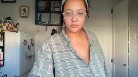 RIRI OR DREAMY online show from February 7, 2026, 4:33 pm