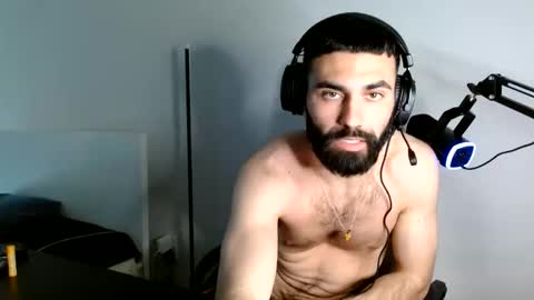 drewwho_ online show from April 16, 2026, 9:39 pm