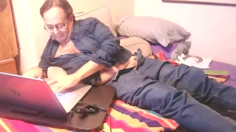 Snapshot of drfeelgood777 chatting on February 17, 2025, 4:09 am Dr. Feelgood online show from February 17, 2025, 4:09 am