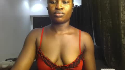 dripping_luna online show from January 29, 2025, 12:01 am