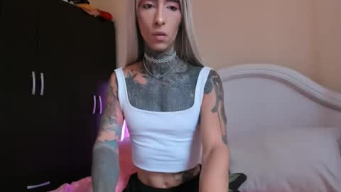 Snapshot of drippyorlove chatting on January 27, 2025, 2:35 pm drippyorlove online show from January 27, 2025, 2:35 pm