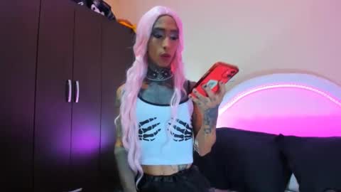 Snapshot of drippyorlove chatting on February 5, 2025, 12:10 am drippyorlove online show from February 5, 2025, 12:10 am