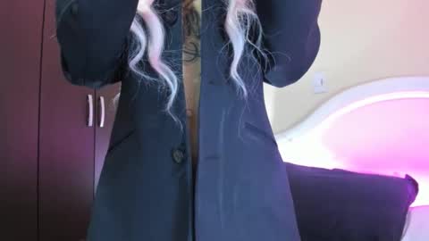 Snapshot of drippyorlove chatting on February 7, 2025, 10:20 pm drippyorlove online show from February 7, 2025, 10:20 pm