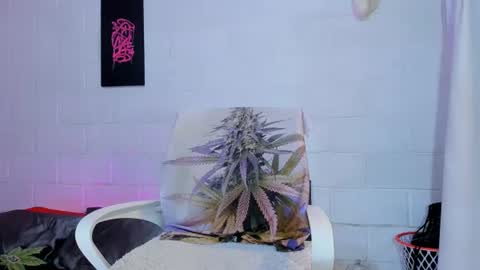 drippyorlove online show from June 14, 2026, 4:42 pm