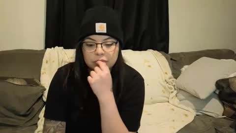 Snapshot of drizzypeach602 chatting on February 1, 2026, 4:22 am Drizzypeach602 online show from February 1, 2026, 4:22 am