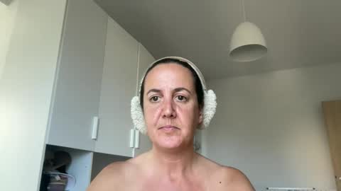 Snapshot of drresa chatting on June 7, 2026, 9:24 am Dr. Resa online show from June 7, 2026, 9:24 am