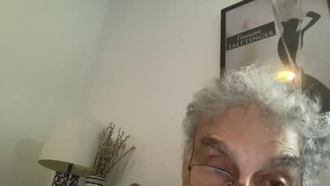 Snapshot of drtony4u222 chatting on December 21, 2024, 8:32 pm DrTony4u222100 online show from December 21, 2024, 8:32 pm