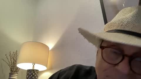 Snapshot of drtony4u222 chatting on February 8, 2025, 2:47 am DrTony4u222100 online show from February 8, 2025, 2:47 am