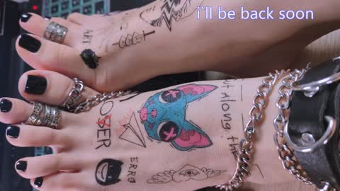 Snapshot of drug_feet chatting on January 4, 2025, 5:47 pm Mistress Lola Slavic witch online show from January 4, 2025, 5:47 pm