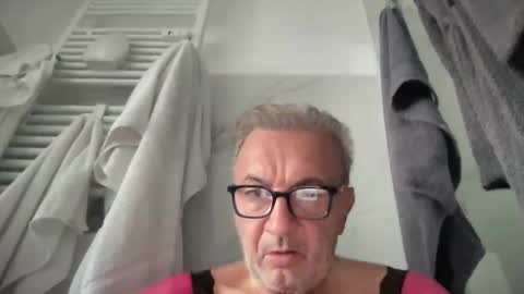 Snapshot of duglas650 chatting on September 18, 2025, 9:33 am duglas650 online show from September 18, 2025, 9:33 am