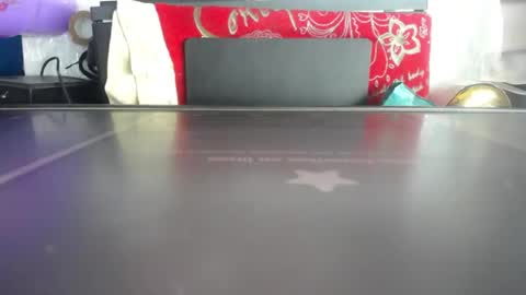dulce2415 online show from July 11, 2026, 11:17 pm