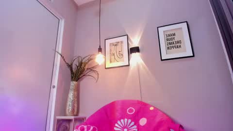 dulce__fiore07 online show from September 13, 2025, 12:38 pm