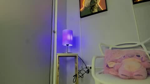 dulce__fiore07 online show from January 16, 2026, 12:09 pm