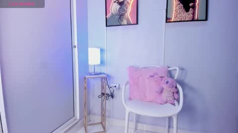 dulce__fiore07 online show from February 13, 2026, 12:12 pm