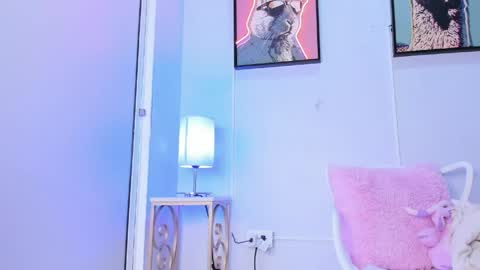 dulce__fiore07 online show from April 8, 2026, 12:27 pm