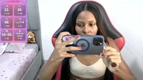 dulce_camx online show from May 15, 2026, 4:52 am