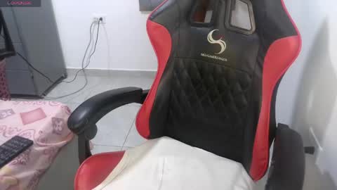Snapshot of dulce_camx chatting on June 5, 2026, 3:13 am dulce_camx online show from June 5, 2026, 3:13 am