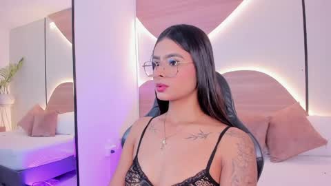 Snapshot of dulce_glow_ chatting on May 1, 2026, 2:49 am D U L C E online show from May 1, 2026, 2:49 am
