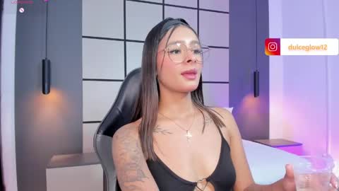 Snapshot of dulce_glow_ chatting on May 23, 2026, 9:08 pm D U L C E online show from May 23, 2026, 9:08 pm