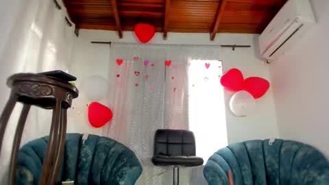 Snapshot of dulce_y_jhoselin chatting on February 13, 2026, 9:00 pm Dulce Y Jhoselin online show from February 13, 2026, 9:00 pm