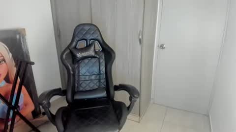 Snapshot of dulcekim_dj chatting on February 13, 2026, 12:28 am dulcekim_dj online show from February 13, 2026, 12:28 am