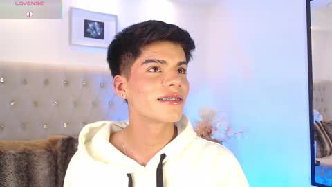 Dulcey online show from September 22, 2025, 5:20 am