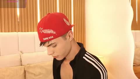 Snapshot of dulcey_ chatting on April 2, 2026, 1:36 am Dulcey online show from April 2, 2026, 1:36 am