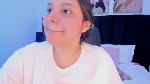 Snapshot of dullce77 chatting on February 16, 2026, 7:32 pm Dulce online show from February 16, 2026, 7:32 pm