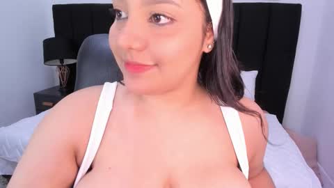 Snapshot of dullce77 chatting on March 8, 2026, 7:28 pm Dulce online show from March 8, 2026, 7:28 pm