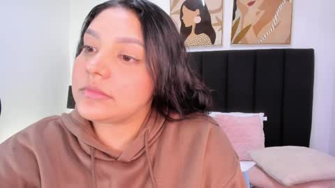 Snapshot of dullce77 chatting on April 2, 2026, 7:33 pm Dulce online show from April 2, 2026, 7:33 pm